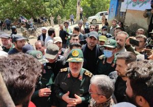 بازدید فرمانده کل سپاه از مناطق سیلزده فیروزکوه/ سرلشکر سلامی: تا آخر پای کار هستیم؛ قصه نخورید+ تصاویر