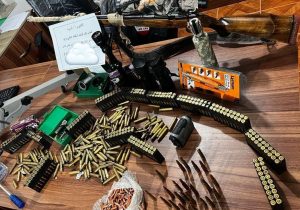 دستگیری شکارچی غیرمجاز دماوند/ سلاح شکاری و لاشه قوچ وحشی کشف شد