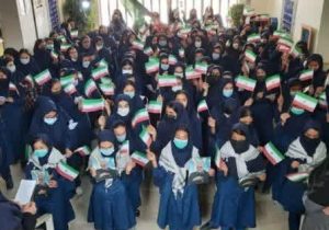 نواخته شدن زنگ استکبارستیزی در مدرسه حضرت فاطمه (س) روستای «سربندان» دماوند