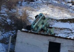 سقوط خودروی کوهنوردان دماوندی در سوادکوه/ یک کوهنورد فوت کرد