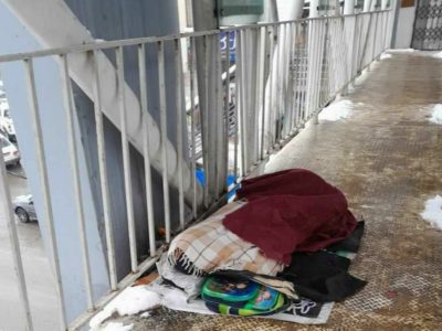 مرگ یک کارتن خواب روی پل هوایی دماوند در سرمای زمستان