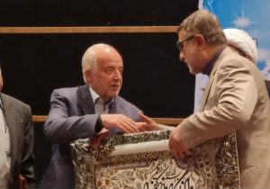 تجلیل از مقام علمی و فرهنگی «استاد محمود صفری» در دماوند+ تصاویر