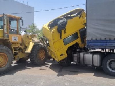 تصادف زنجیرهای ۲۱ خودرو با ۵ مصدوم در منطقه گیلاوند/ نقص سیستم ترمز کشنده هوو علت حادثه است+ تصاویر