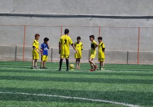 بهرهبرداری از زمین چمن مصنوعی در دبستان پسرانه شهید مسعود کرمانی+تصاویر