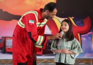 آیین گرامیداشت روز آتش‌نشانی و ایمنی در شهر دماوند/ قهرمانان بی‌ادعا در حضور فرزندانشان تجلیل شدند +تصاویر