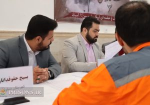 آزادی ۸ زندانی ندامتگاه دماوند در هفته دفاع مقدس و توزیع ۷۵ بسته معیشتی و آموزشی و نقدی