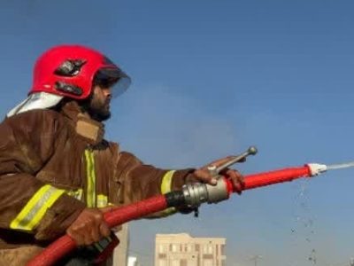 برگزاری مانور اطفای حریق آتش‌نشانی در منطقه ۳ عملیاتی گیلاوند+تصاویر
