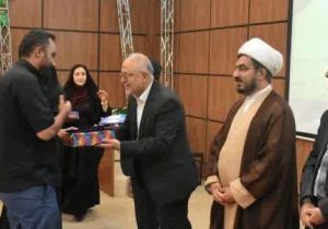 تجلیل از بازنشستگان و مربیان بهورزی شبکه بهداشت و درمان در دماوند+تصاویر