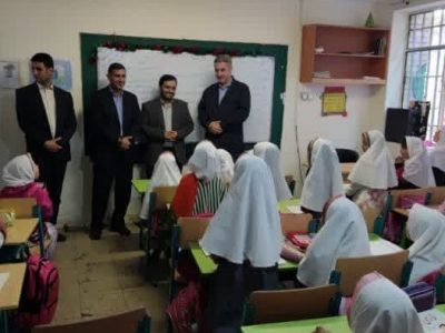 توزیع یک‌هزار و ۷۰۰ بسته لوازم التحریر و کیف مدرسه میان دانش آموزان کم برخوردار دماوند و رودهن+تصاویر