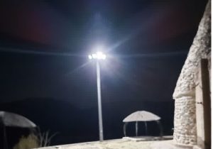 نصب برج نوری در بقعه متبرکه امامزاده قاسم (ع) در شهر آبسرد+ تصاویر