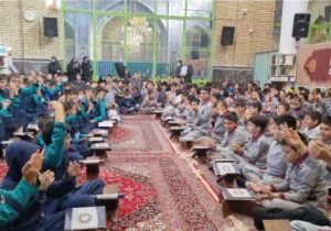 بزرگترین محفل دانشآموزی انس با قرآن کریم در دماوند/ ۵۰ دانشآموز برتر قرآنی تجلیل شدند+ تصاویر