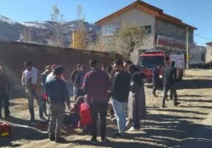 برخورد خودروی ۲۰۶ با عابر پیاده در منطقه عملیاتی مشا/ ایمن‌سازی صحنه حادثه توسط آتش‌نشانی