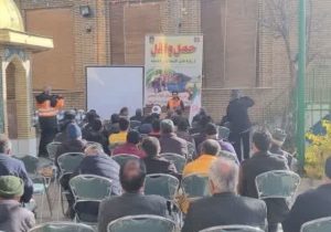 اهدای ۷۰ کلاه ایمنی به راکبان موتورسیکلت دارای گواهینامه در دماوند + تصاویر