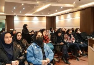 بازدید دانش‌آموزان دبیرستان مریم عذرا آبسرد از دانشگاه پیام نور دماوند + تصاویر