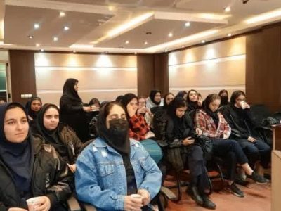 بازدید دانش‌آموزان دبیرستان مریم عذرا آبسرد از دانشگاه پیام نور دماوند + تصاویر