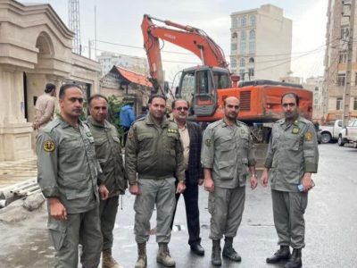 شناسایی و جمع‌آوری لوله‌های تخلیه فاضلاب غیرمجاز در معابر عمومی شهر رودهن+ تصاویر