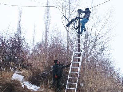 رفع خرابی فیبر نوری در محدوده روستاهای دلیچایی توسط پرسنل اداره مخابرات دماوند