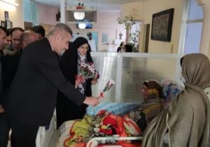 فرماندار شهرستان دماوند به دیدار مادران خانه سالمندان رودهن رفت +تصاویر