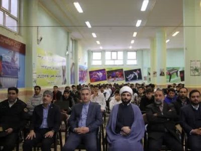 زنگ انقلاب در مدارس شهر دماوند نواخته شد+ تصاویر