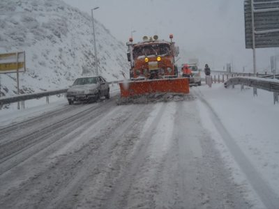 محور روستایی دلیچایی دماوند پس از بارش برف بازگشایی می‌شود