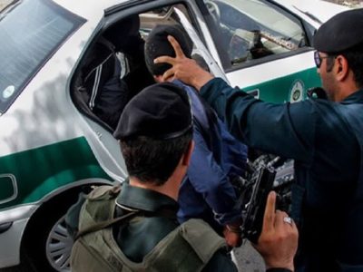 شلیک پلیس، پایان فرار خرده فروش مواد مخدر در منطقه گیلاوند/ ۲۴ پک موادمخدر از نوع شیشه و هروئین از خودرو پژو ۴۰۵ کشف و ضبط شد