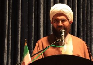 خطر استحاله هویتی جوانان را تهدید میکند/امام حسین (ع) عشق مجسم و عشق مشترک همه خوبان عالم است