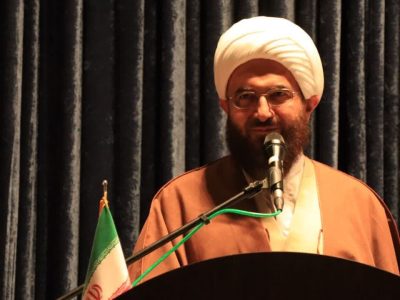 خطر استحاله هویتی جوانان را تهدید می‌کند/امام حسین (ع) عشق مجسم و عشق مشترک همه خوبان عالم است