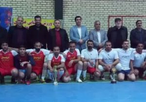 برگزاری فینال مسابقات فوتسال جام فجر در روستای آرو+ تصاویر