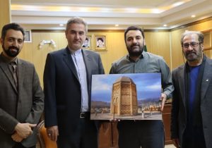 دیدار مدیر حوزه هنری با فرماندار دماوند/ طاهرخانی: هنرهای نمایشی در دماوند تقویت شود