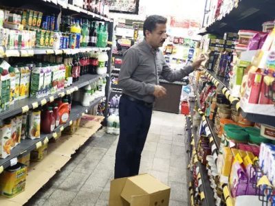 نظارتهای بهداشتی از مراکز تهیه و توزیع مواد غذایی در شهر آبسرد