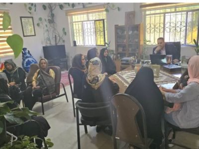 نشست هنرمندان و صنعتگران با رئیس میراث فرهنگی دماوند/ افضلی: صنایع‌دستی، نمادی از هنر و خلاقیت صنعتگران است