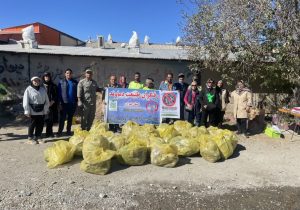 گروه رفتگران طبیعت زباله‌های جاده صالح‌آباد دماوند پاکسازی کردند