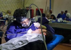 لبخند ایثار؛ خدمات دندانپزشکی جهادی به یاد شهدا در دماوند/ ۴۰۰ نفر از خانوادههای شاهد و ایثارگر ویزیت خواهند شد