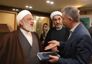 آثار خوبی از هنرمندان دماوند مجلس به نمایش درآمد/ هنرمندان دماوندی به زیبایی هنر را در خدمت دین و مقاومت به کار گرفتند