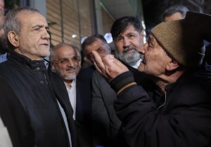 حضور سرزده رئیس جمهور میان مردم رودهن+ تصاویر