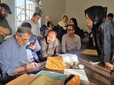 «مشق عشق» در دماوند؛ طنین هنر انقلاب بر بوم خوشنویسی+ تصاویر