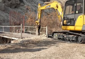 تخریب پلهای غیرمجاز در رودخانه دلیچای دماوند
