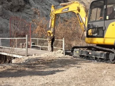 تخریب پلهای غیرمجاز در رودخانه دلیچای دماوند