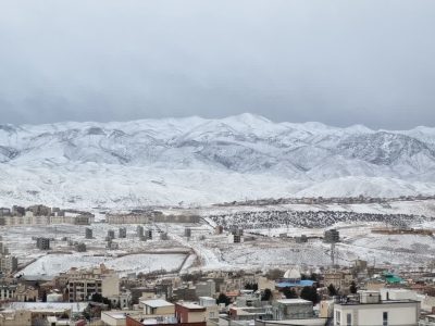دماوند زیر چتر برف/ بی‌تدبیری در اعلام تعطیلی مدارس دماوند+ فیلم