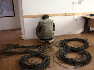 دستگیری سارق سیم و کابل برق در منطقه گیلاوند/ ۸۰ متر کابل سرقتی کشف شد