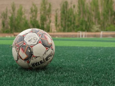 شمارش معکوس برای بازگشت «تختی» به میادین/ چمن مصنوعی جدید دماوند در آستانه بهره‌برداری+ فیلم
