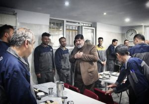 بدون تلاش قشر کارگری هیچ صنعتی رشد و پیشرفت نمیکند
