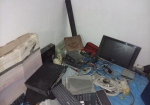 سارقان اماکن خصوصی در رودهن به دام افتادند/ اعتراف به ۱۲ فقره سرقت در مهرآباد